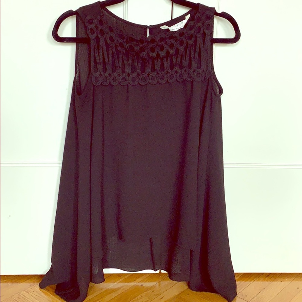 Max studio flowy top